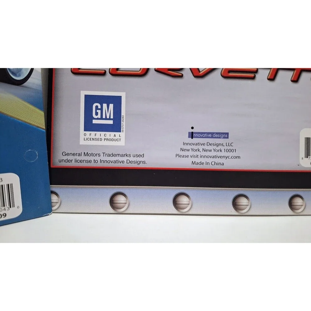 INNOVATIVE DESIGNS OFFICIAL GM PRODUCT CORVETTE & Z06 PORTFOLIO BINDER FOLDERS